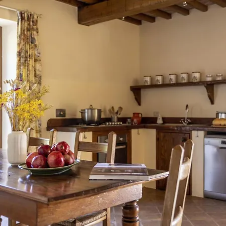 Villa Rustic Caminata With Panorama View Pierantonio